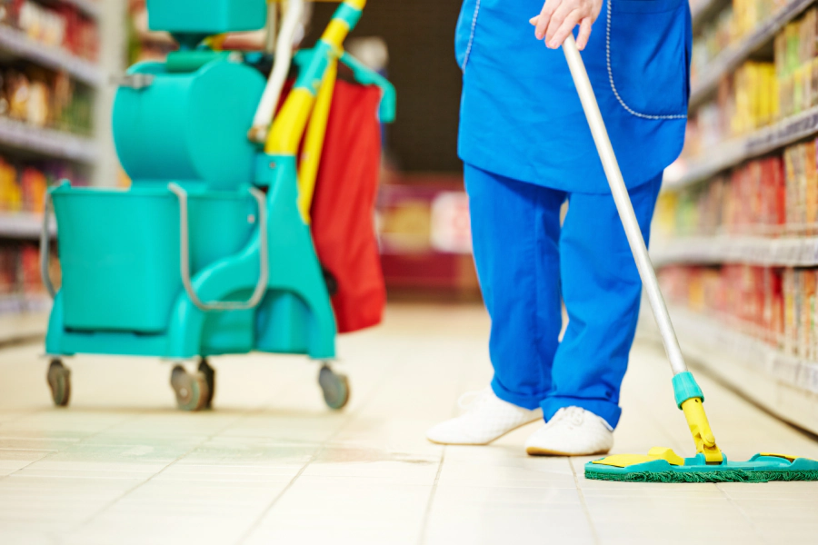store cleaning service